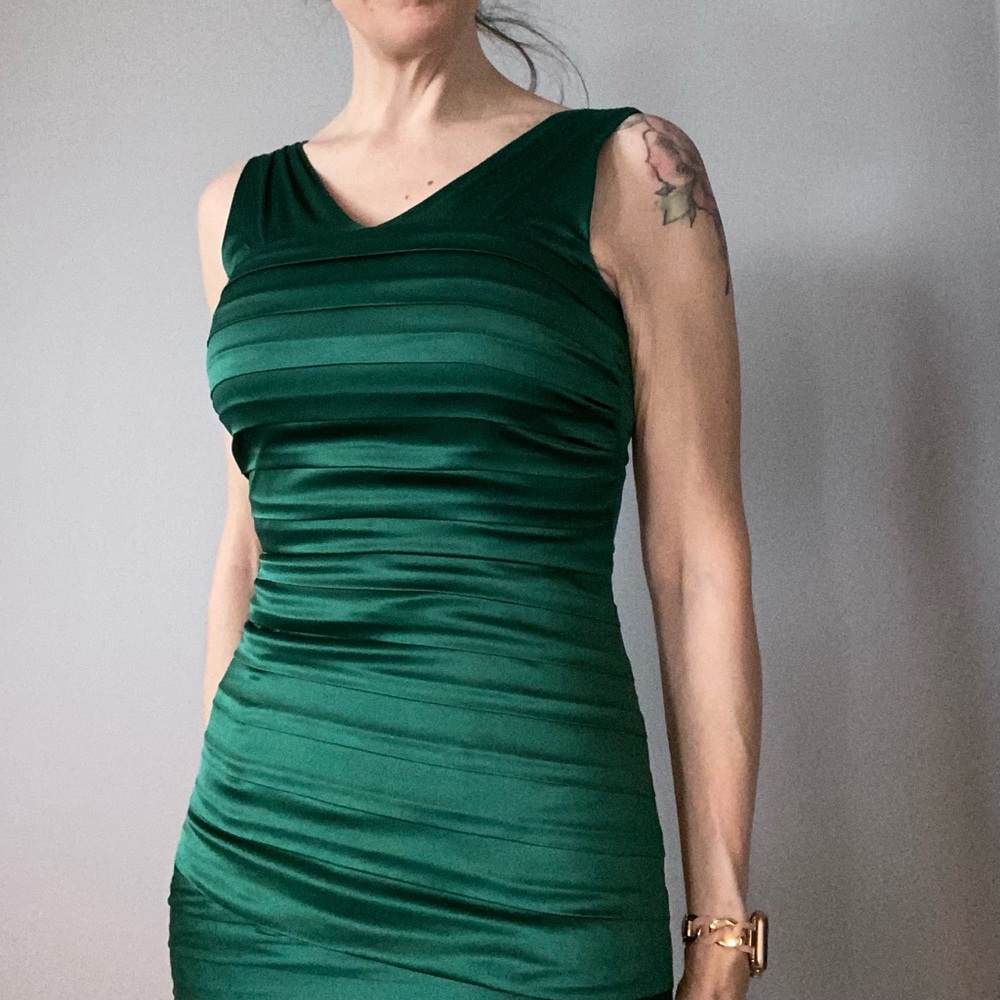 Esprit | Emerald satin body con dress | Knee length | Size 2